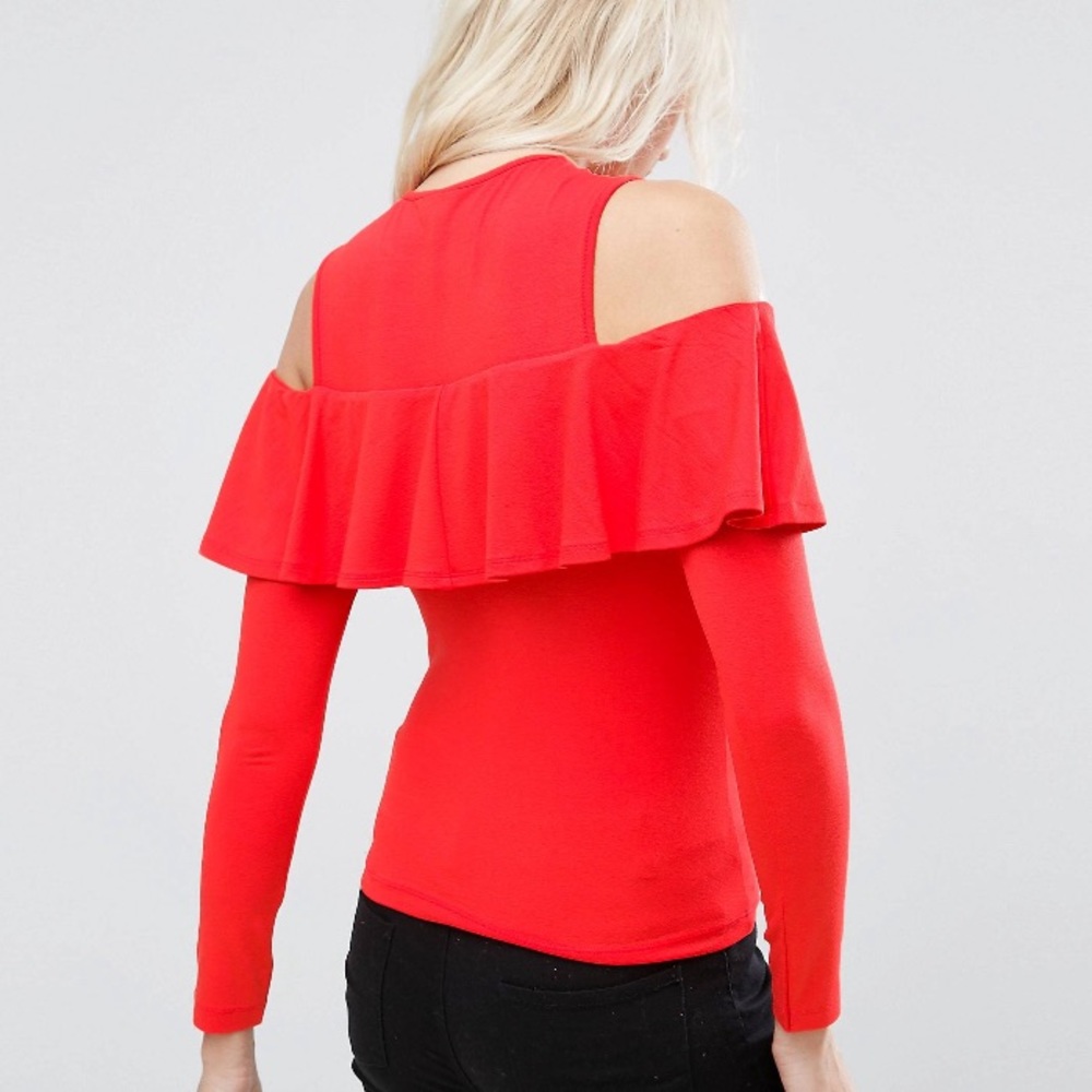 💃🏻NWOT ASOS Top w/ Cold Shoulder Ruffle Detail - Picture 2 of 3